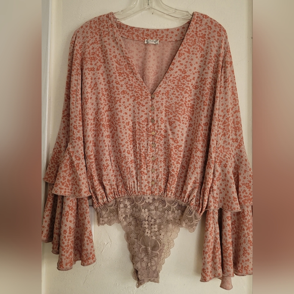 Free People Bodysuit She's Ditsy Pink Daisy Long Bell Sleeve Boho Womens XS New
